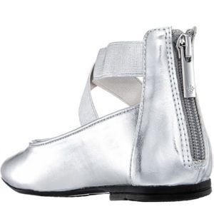 Nina Marissa Cross Strap Toddler shoes, size 9.